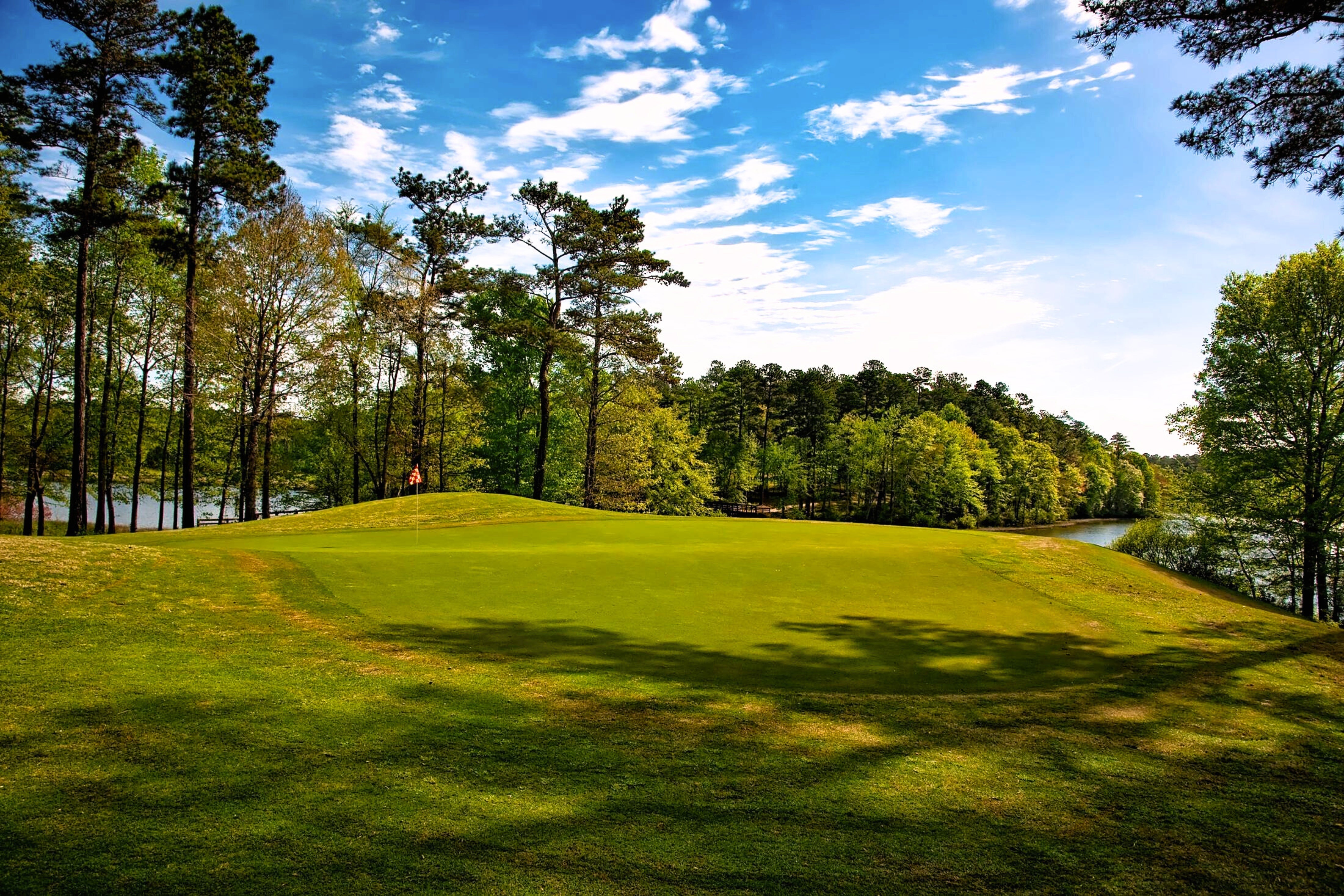 Course Reading Beyond Distance: How Optics and Yardage Tools Combine for Smarter Play