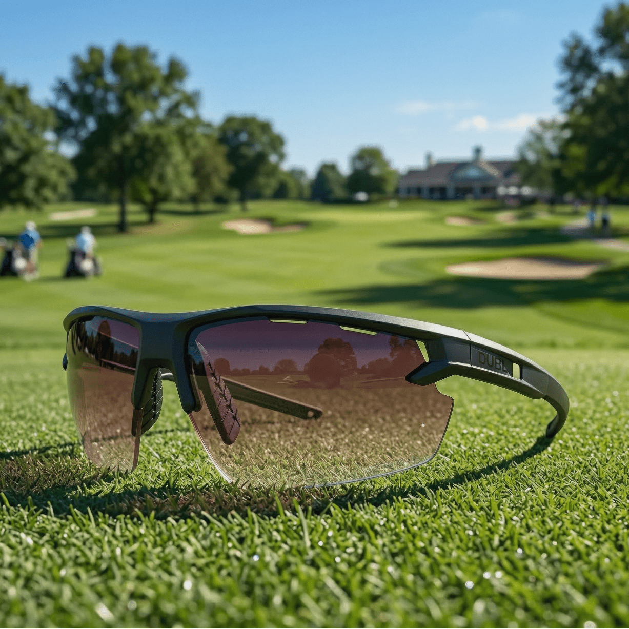 Matte Carbon | helios golf sunglasses on the golf course